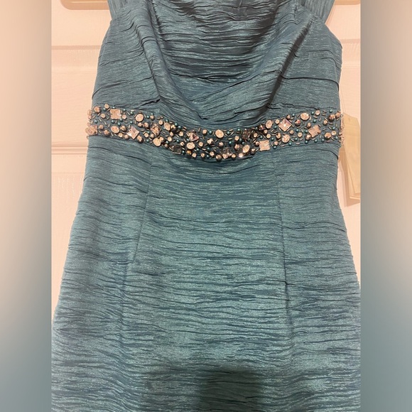- NWT Eliza J. Green Emerald Dress Size 2 - Picture 3 of 12